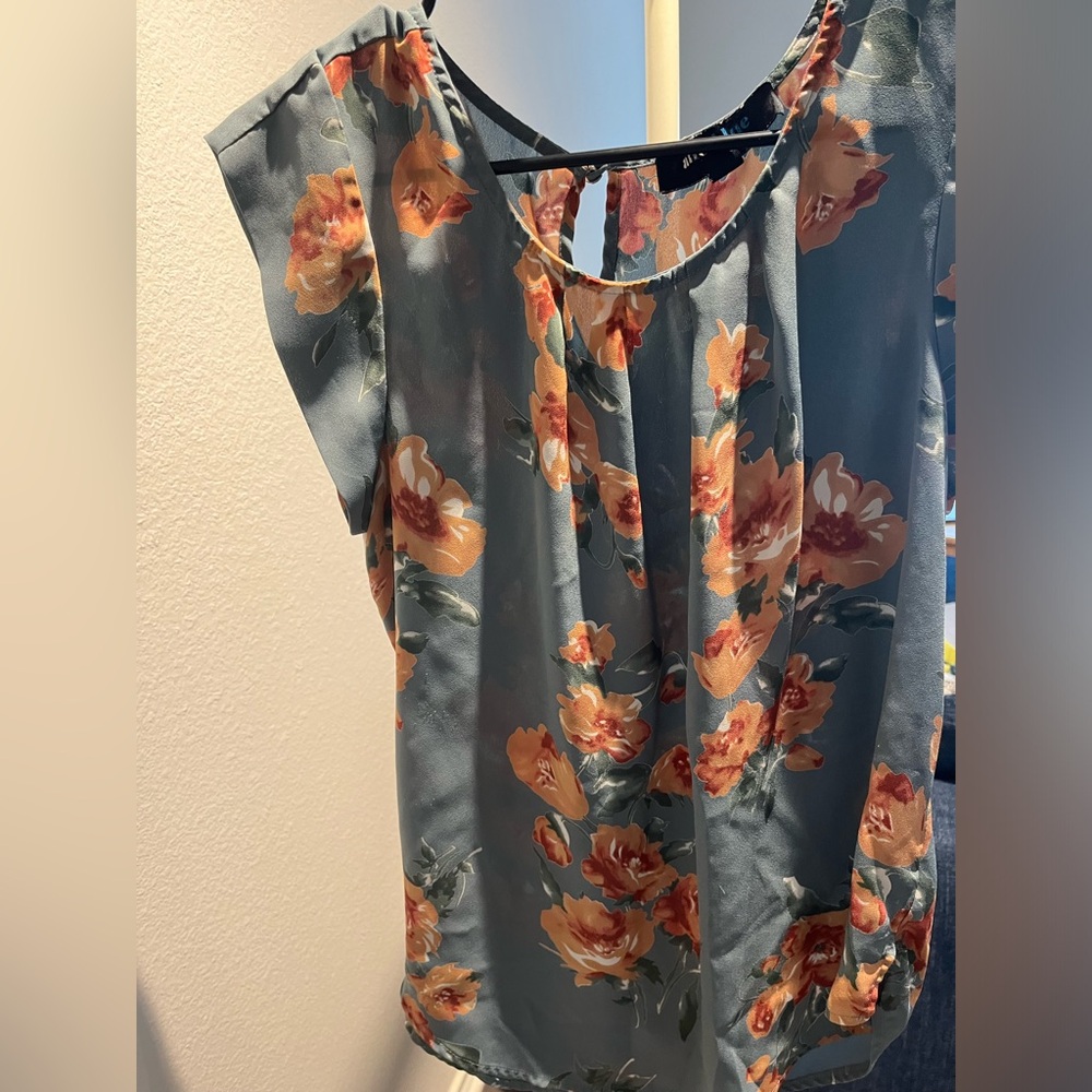 Alice Blue Short-Sleeve Floral Blouse